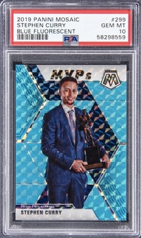 2019-20 Panini Mosaic "MVPs" Blue Fluorescent Prizm #299 Stephen Curry (#11/15) - PSA GEM MT 10